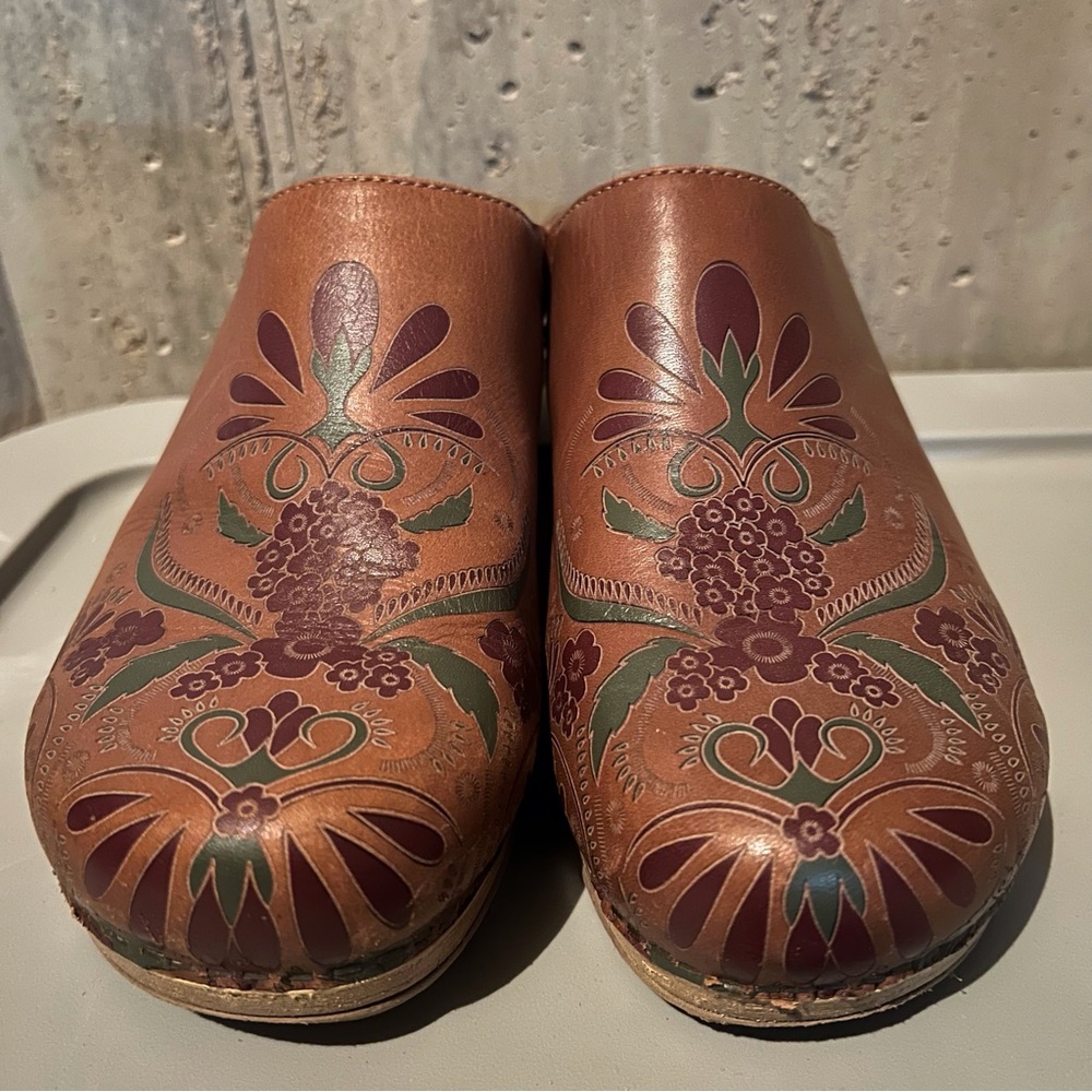 Rare, Beautiful, Brown Leather with Flower Detail, Dansko Brenda Clog/Mule 38/8